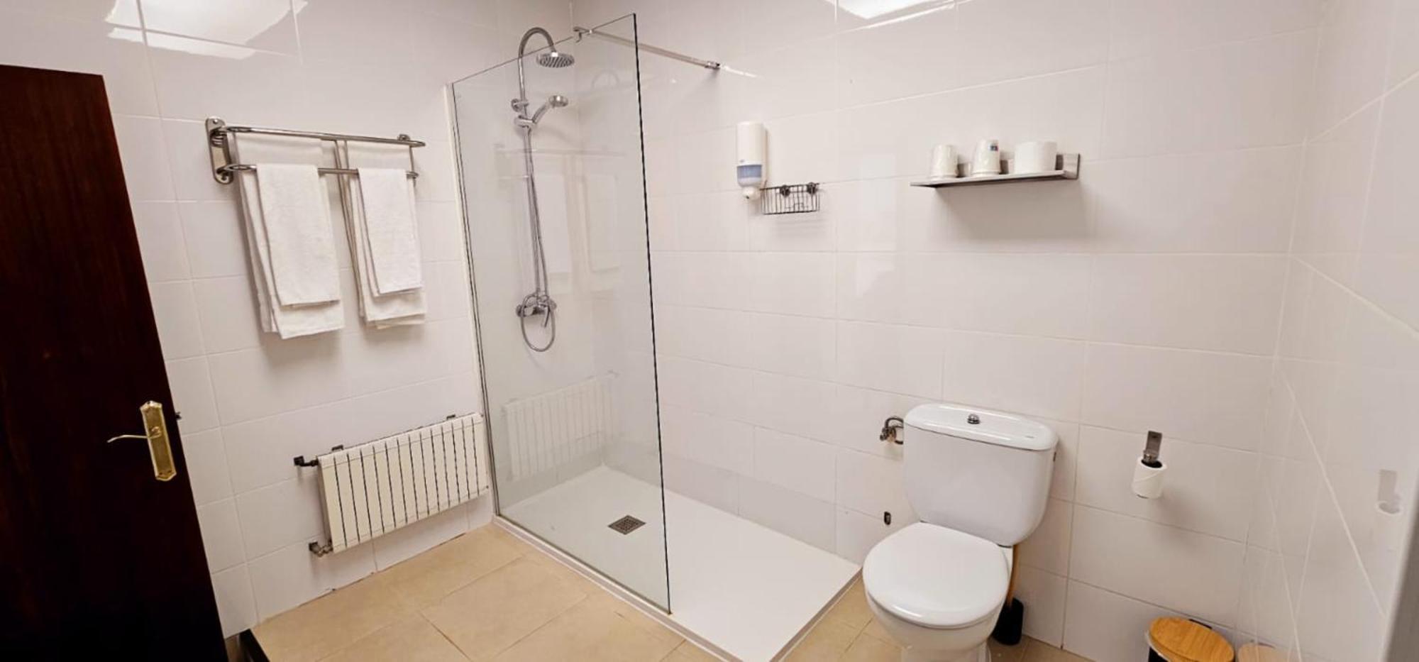 Hotel Artxanda Bilbao, Parking Gratuito En El Exterior Junto Al Hotel (Adults Only) 외부 사진