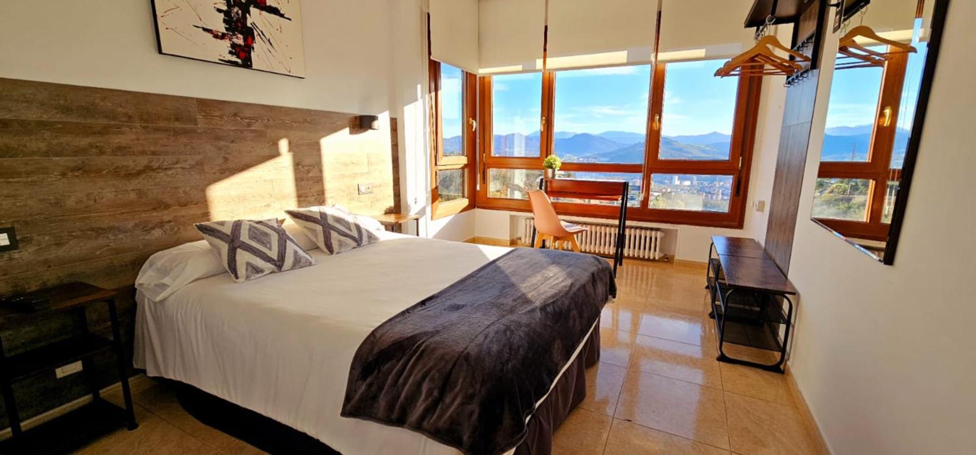 Hotel Artxanda Bilbao, Parking Gratuito En El Exterior Junto Al Hotel (Adults Only) 외부 사진